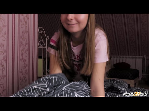 ❤️ Blondie ជញ្ជក់ BFF របស់នាងយ៉ាងជ្រៅ ហើយច្របាច់ចូលមាត់របស់នាង វីដេអូសិច  នៅ km.niceporn.ru ﹏